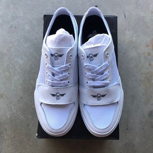 *brand new” men’s Creative Recreation sneakers